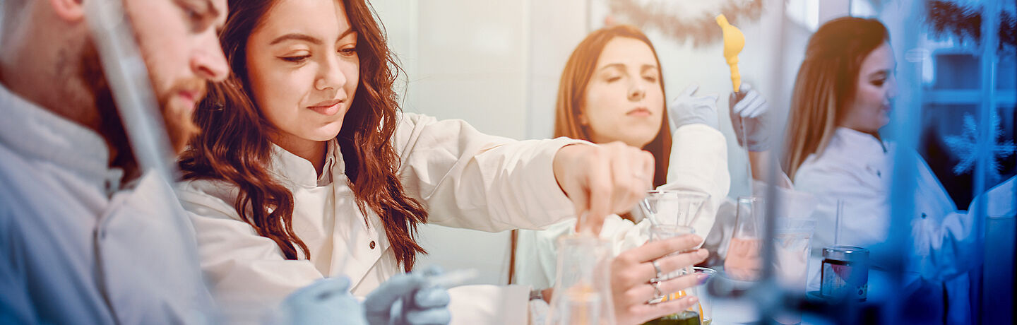 women in the laboratory